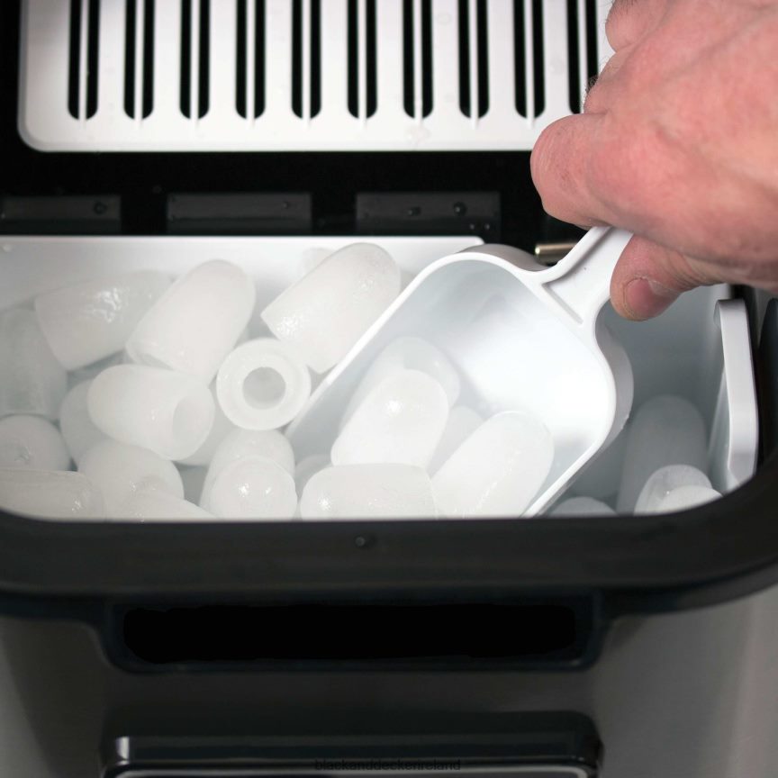 BLACK+DECKER 26 Lb. Capacity Ice Maker 2TNNR2296 Kitchen BLACK+DECKER 26 Lb. Capacity Ice Maker 2TNNR2296 Kitchen